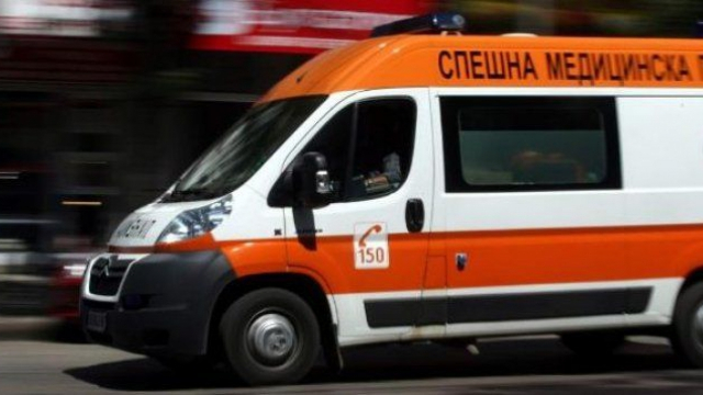 Тийнейджър бе намушкан с нож в София!