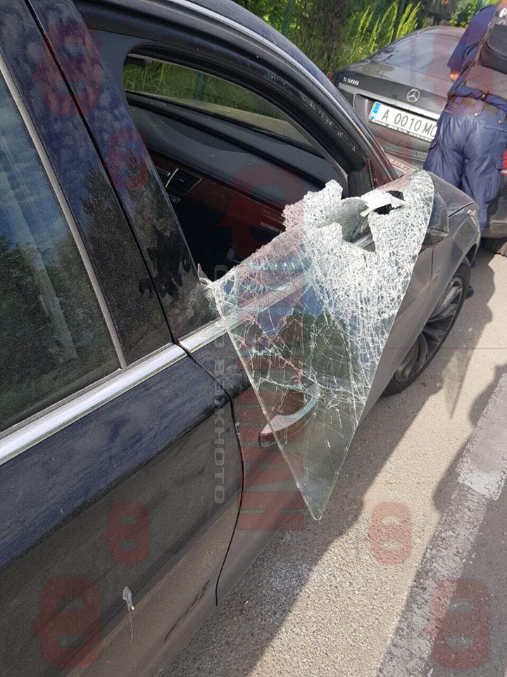 В Созопол вече шушукат, че кметът Рейзи и лъскавата му лимузина са жертва на...