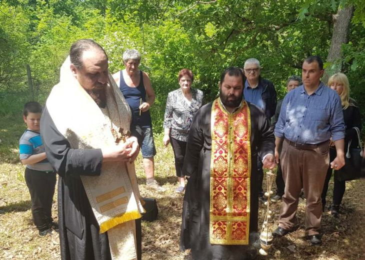 Председателят на Комисията по икономическа политика и туризъм в Народното събрание инж. Петър Кънев присъства на църковния празник в местността „Аязмото“ край Ахтопол