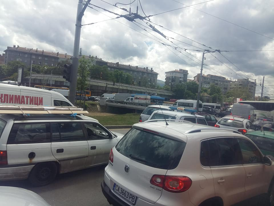 Кошмарни СНИМКИ от адската ситуация на столичната Сточна гара