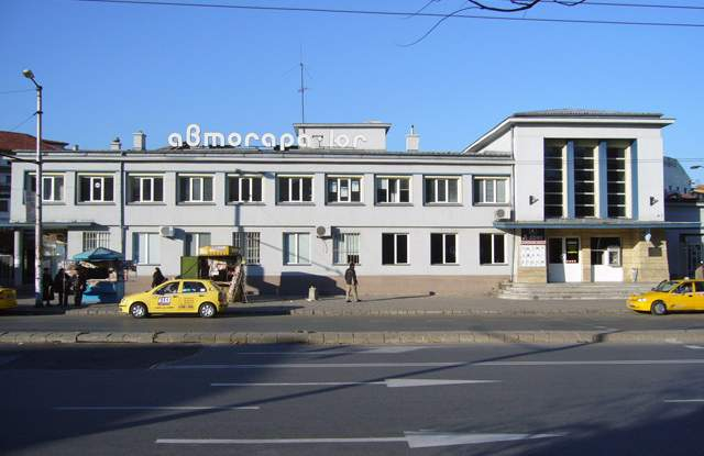 Извънредно! Евакуират пловдивската Автогара Юг заради...