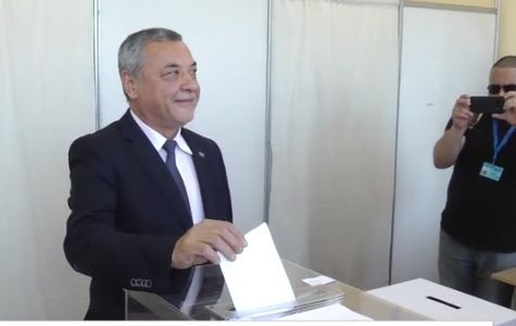 Валери Симеонов: Ръката ми да изсъхне, ако гласувам машинно 