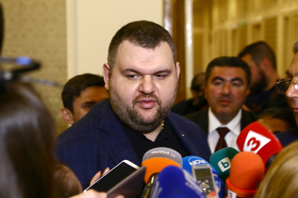 Делян Пеевски с нов щедър жест, получи специална благодарност от Международния Червен кръст! 
