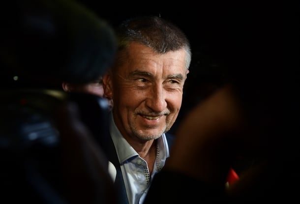 Екшън на борда на чешкия правителствен самолет, изстрели ехтят край премиера