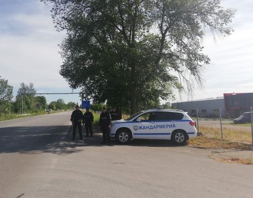 Първи СНИМКИ от мащабната операция на ГДБОП и жандармерията в Монтана 