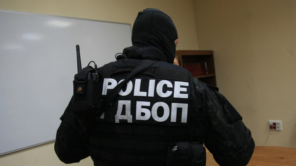 Киберченгета на ГДБОП закопчаха 10 гнусни педофила, мърсували с деца