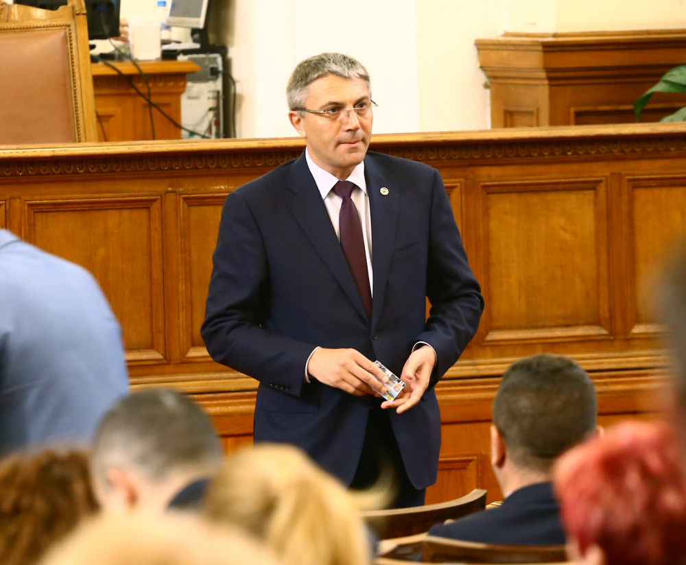 Карадайъ попари жестоко Слави, Манолова и ДБ