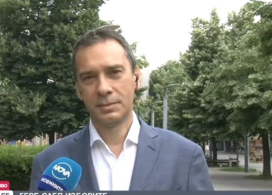 Димитър Николов разкри как Борисов съобщил в ГЕРБ за оставката на Цветанов