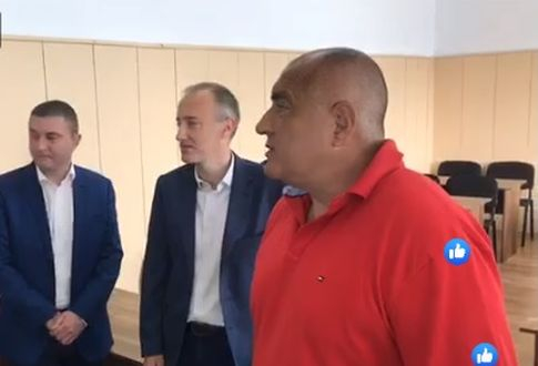 Първо в БЛИЦ! Бойко Борисов пак се юрна по пътищата! Този път в колата си качи… (НА ЖИВО)
