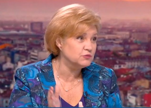 Менда Стоянова захапа Иво Христов: Да си оправи БСП и после да дава оценки