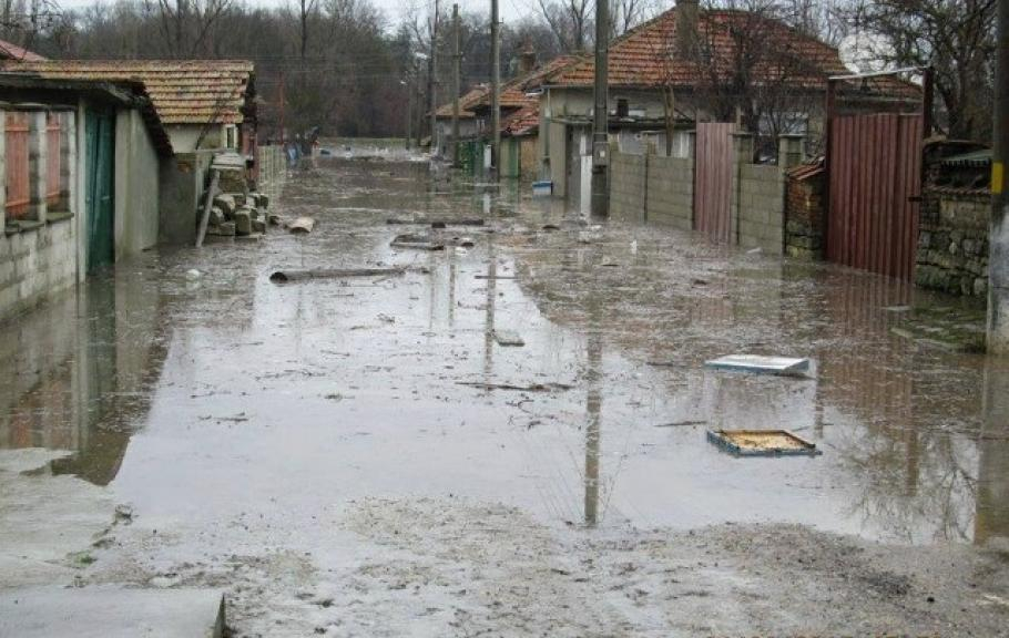 Кошмарни СНИМКИ и подробности за извънредната ситуация в Тутраканци