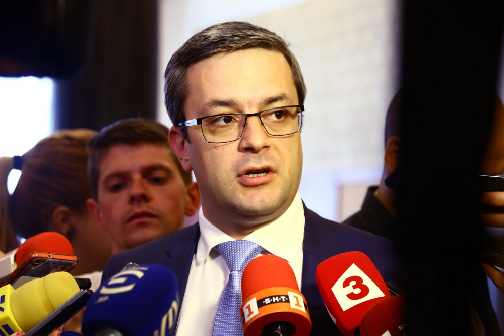 Тома Биков с унищожителна атака срещу президента