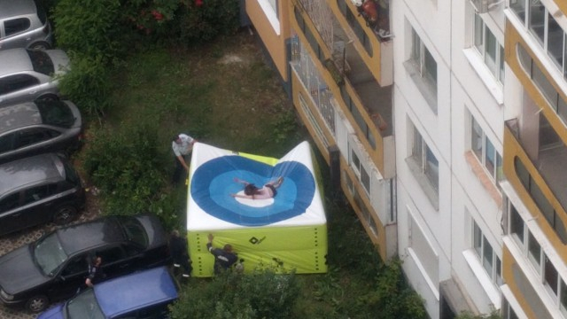 Гола жена вдигна на крак столичните ченгета, спасиха я на косъм от най-страшното