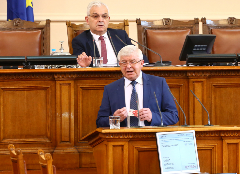 Здравният министър с контра на Нинова: Борисов не е излъгал никого, нито пък аз