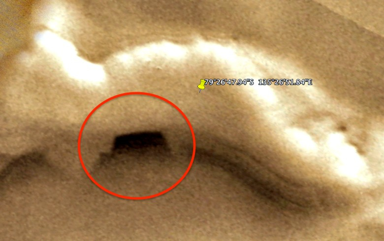В карта на Google Mars откриха „вход за база на марсиански колонизатори“ (ВИДЕО)