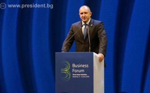 Продължава участието на Румен Радев в Международния икономически форум в Санкт Петербург