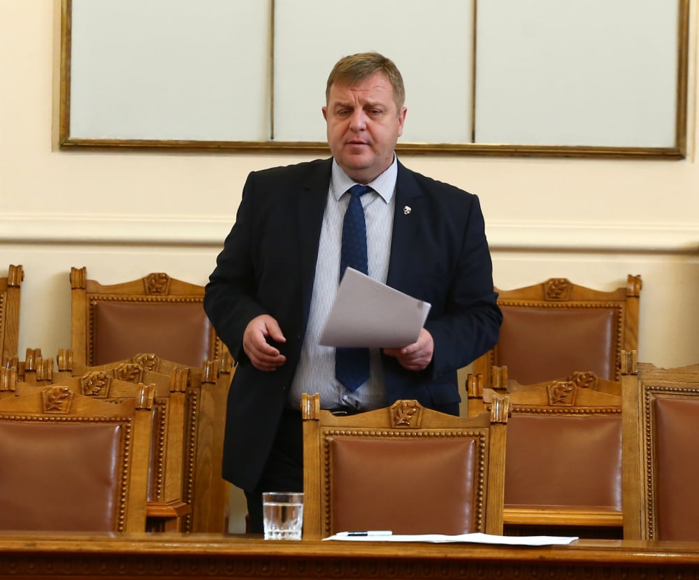 Каракачанов сигнализира главния прокурор за опасна подривна дейност на две НПО-та 