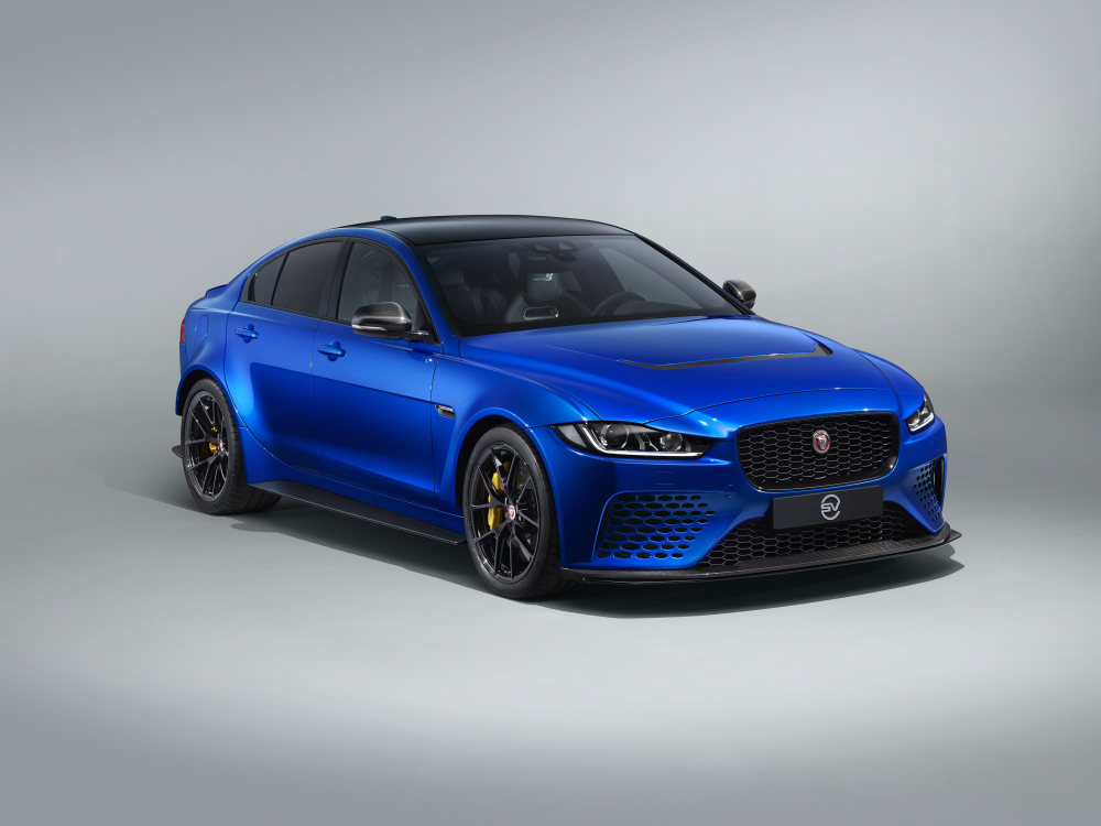 Представяме ви суперавтомобила Jaguar XE SV Project 8
