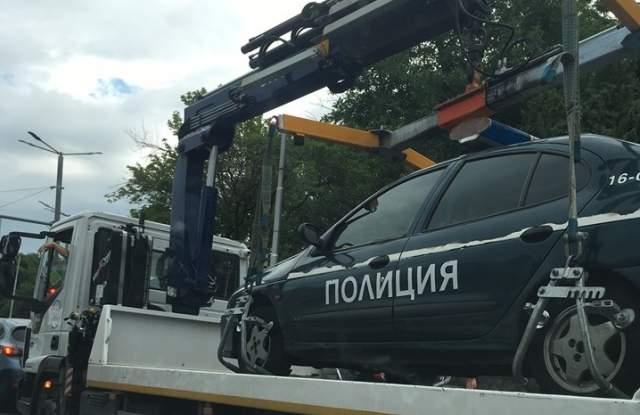 Чудо невиждано с полицейска патрулка в Пловдив (СНИМКИ)