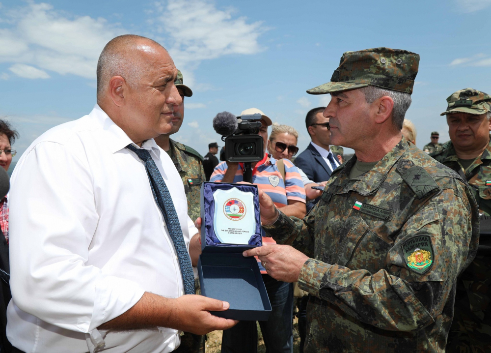 Борисов благодари на военните от база "Ново село" и разкри... (СНИМКИ)