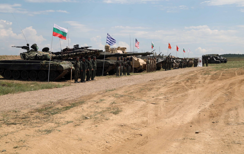 Борисов благодари на военните от база "Ново село" и разкри... (СНИМКИ)