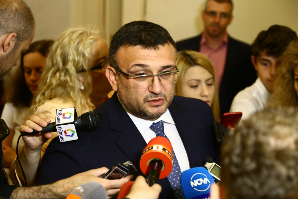 Младен Маринов обяви колко арестувани има по време на изборите