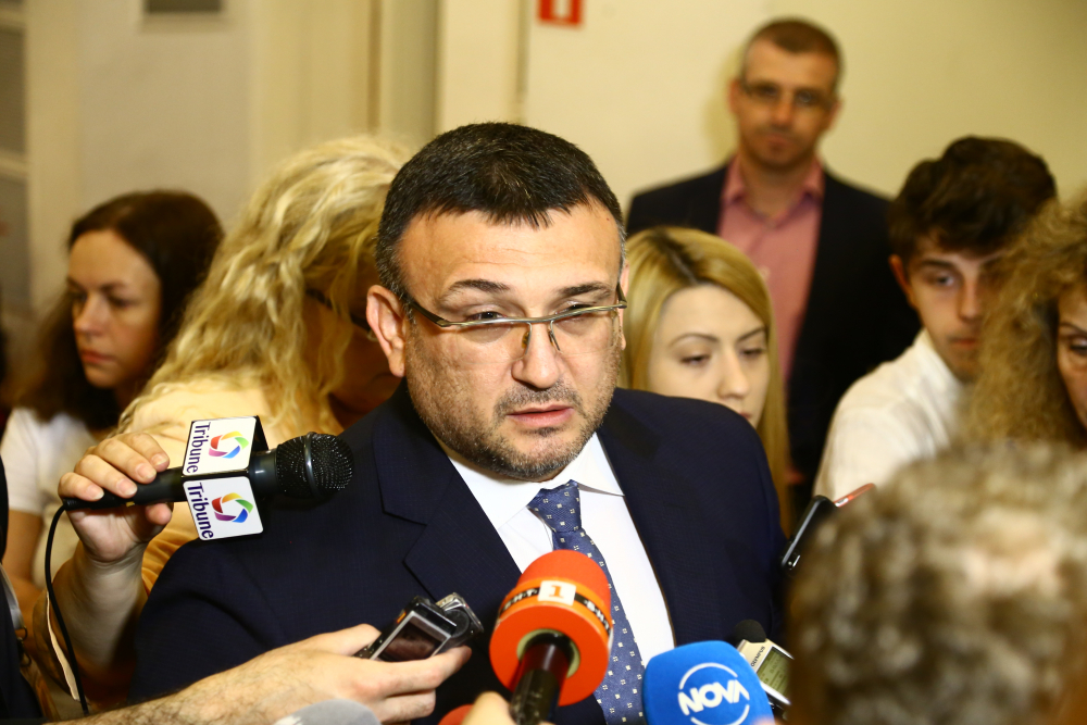 Министър Маринов обяви хубавата новина след ареста на полицая, пласирал дрога