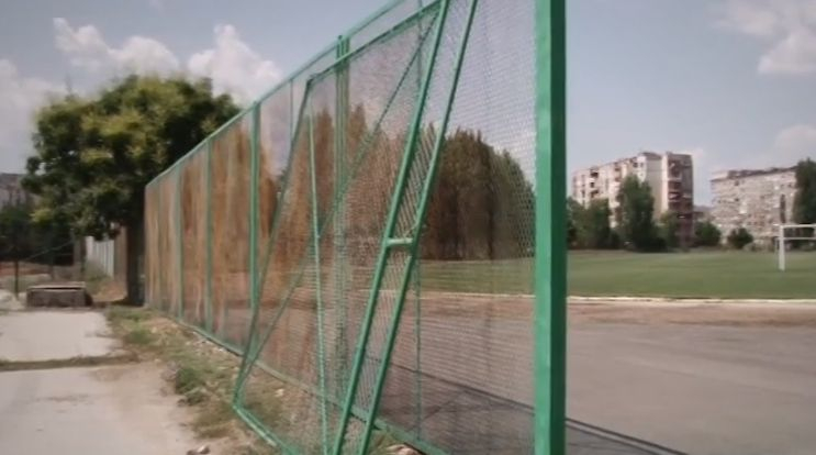 Майката на 5-годишното момченце, затиснато от огромна врата, проговори за кошмара (ВИДЕО)