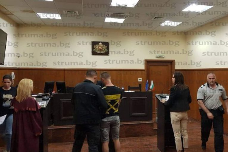 Ченгето с нелегалния тютюн влезе оковано в съда! Магистратите решиха... (СНИМКА)