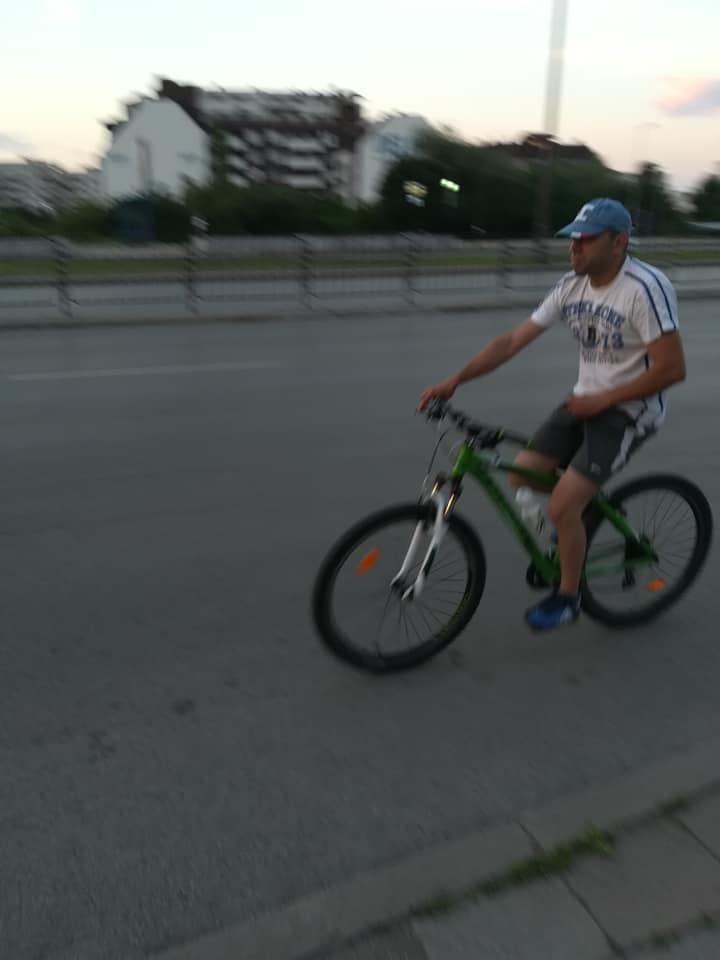 Сексуален маниак от "Люлин" кара колело и... (СНИМКИ)