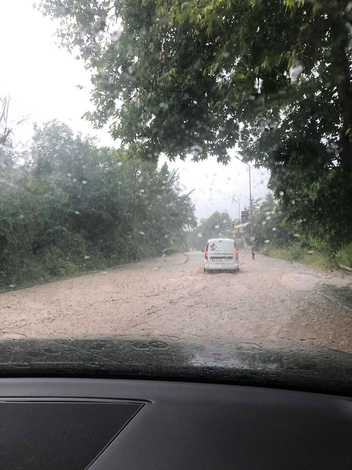 Страшна стихия удари Търговищко! Всичко е под вода, положението е извънредно! (СНИМКИ)