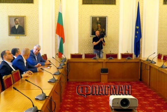 „Обединените патриоти” вързаха тенекия на БСП за субсидиите