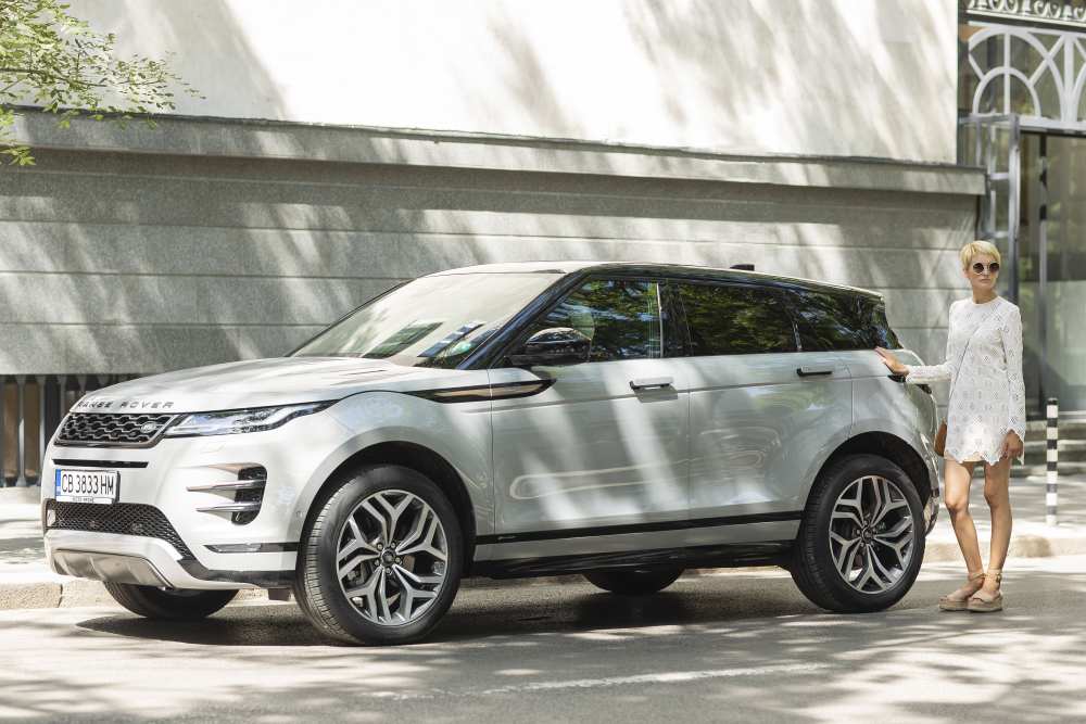 Деница Гергова отново лице на Range Rover Evoque в България