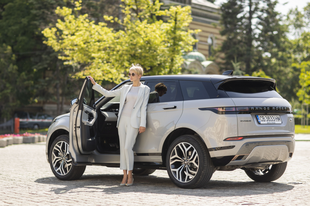Деница Гергова отново лице на Range Rover Evoque в България