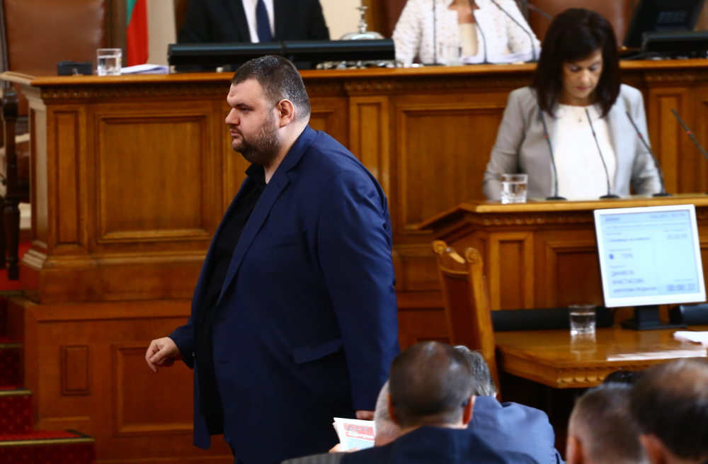 Нов голям жест от депутата Делян Пеевски в битката срещу К-19
