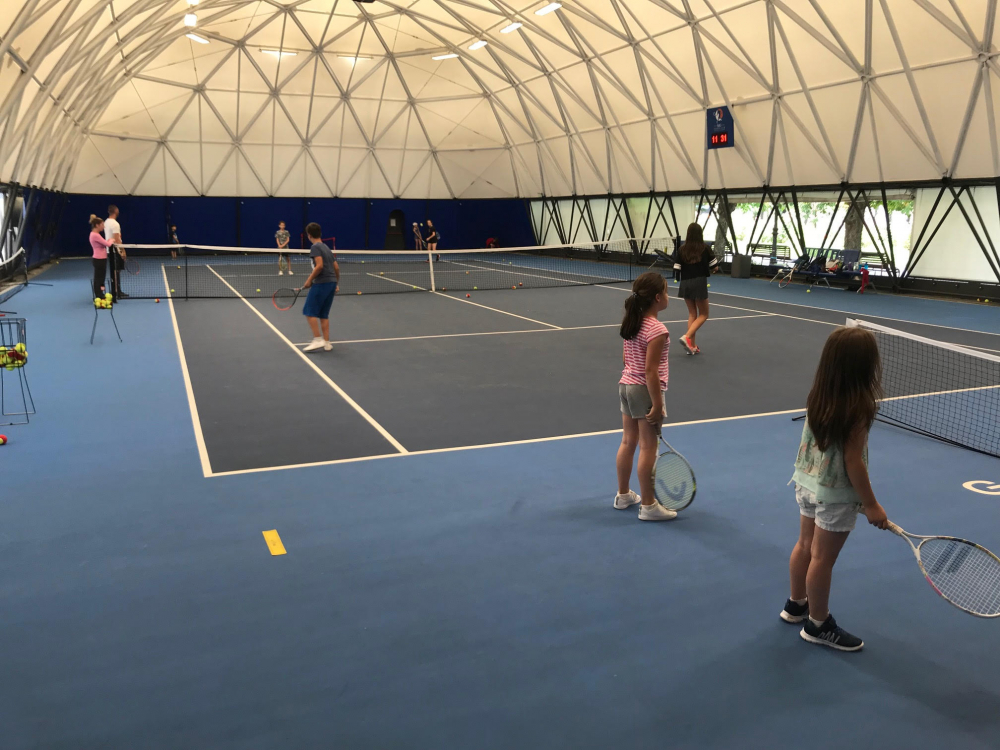 Летният тенис лагер "MG Tennis club" със специални БИО изненади!