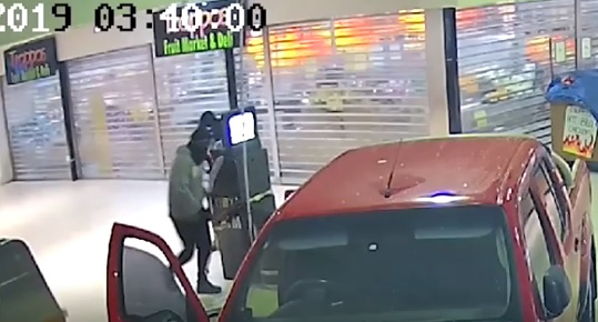 Неудачници устроиха обир в стил GTA и разсмяха полицията (ВИДЕО)