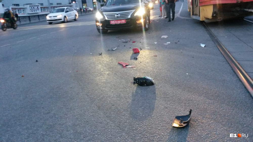 Първо в БЛИЦ: Консулът ни в Екатеринбург попадна в страшна катастрофа (СНИМКИ)