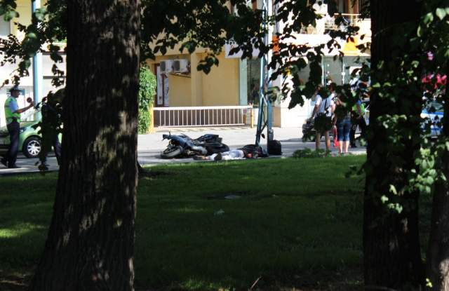 Мгновенна смърт в 16.45: Млад моторист с "Ямаха" и удар в стълб (СНИМКА)