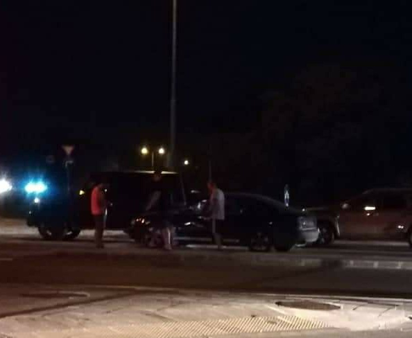 Завря от полиция и мутри след зрелищна катастрофа по тъмна доба в Бургас (СНИМКИ)