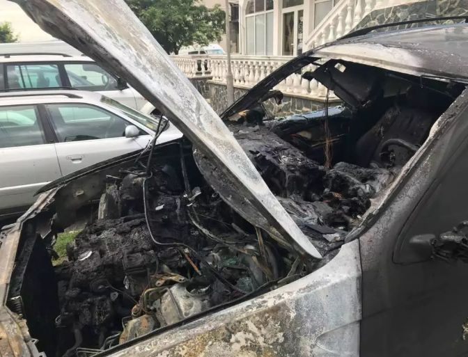 Казанлъчанин видя своя джип BMW Х5 тази заран и изпадна в шок (СНИМКИ)