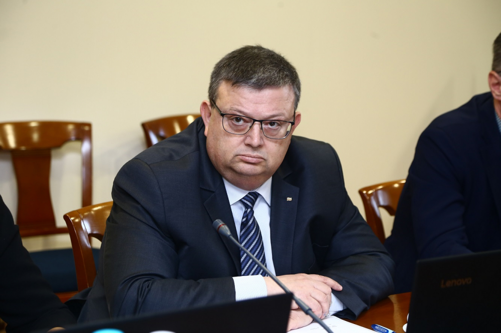 Цацаров разпореди спешна проверка за спирането на програма "Хоризонт" 