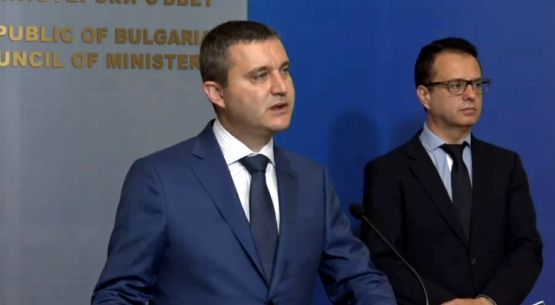 Горанов и Маринов разнищиха конспирациите за хакерската атака на НАП