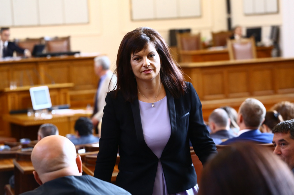 Дариткова разби БСП за мотивите им за вота на недоверие