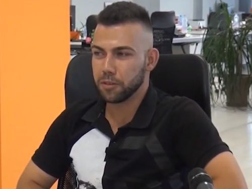 Съученик на вълшебния хакер с невероятна версия за случилото се