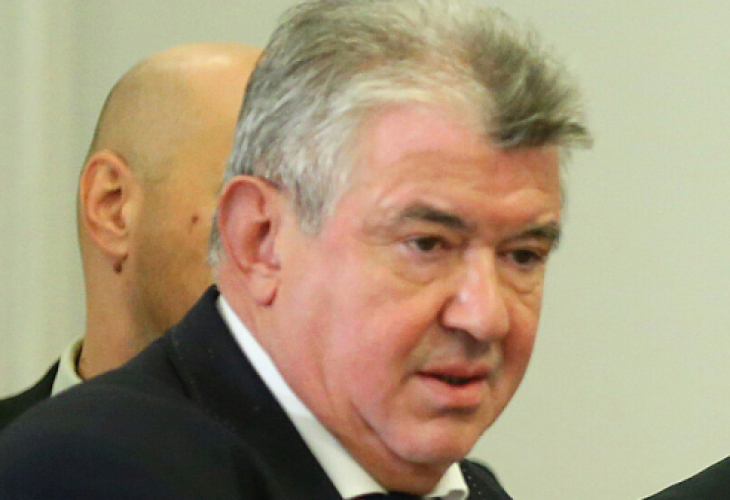 Бизнесът продължава да настоява за оставка на боса на НЕК