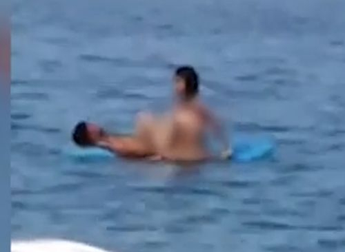 Невиждан разврат на плаж в Турция (ВИДЕО 18+)