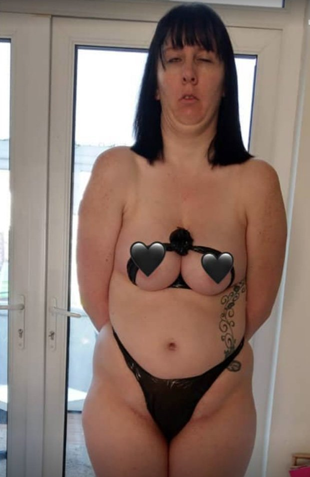 Майка опита модата "Клуб без сутиен" и стана страшно! (СНИМКИ 18+)