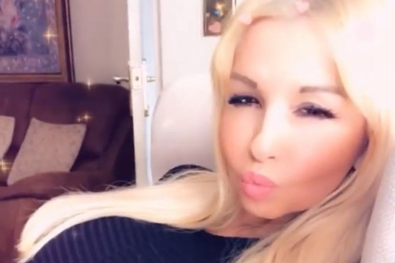 Милф самарянка събира със СНИМКИ 18+ пари за деца инвалиди 