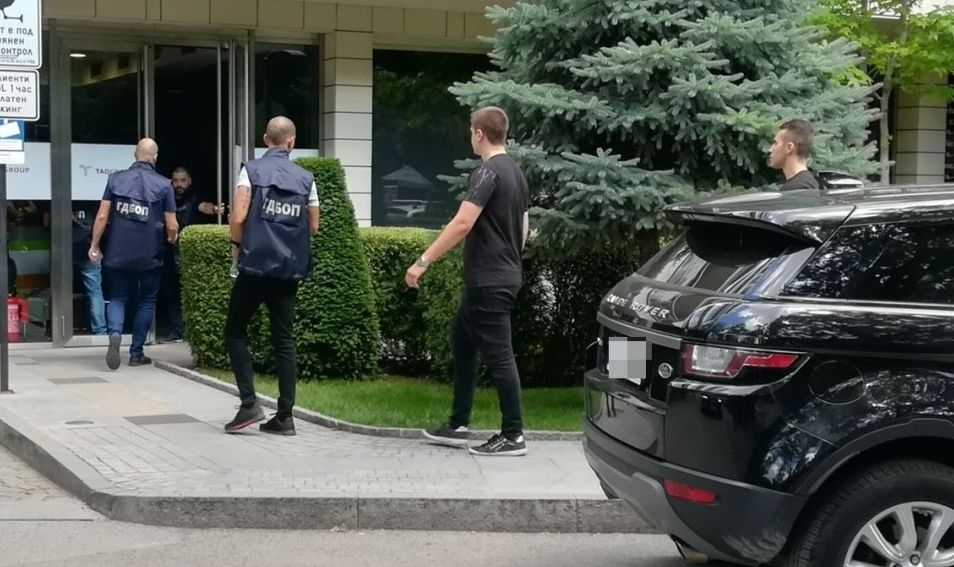 Извънредно! Антимафиоти влязоха във фирмата на Кристиян Бойков